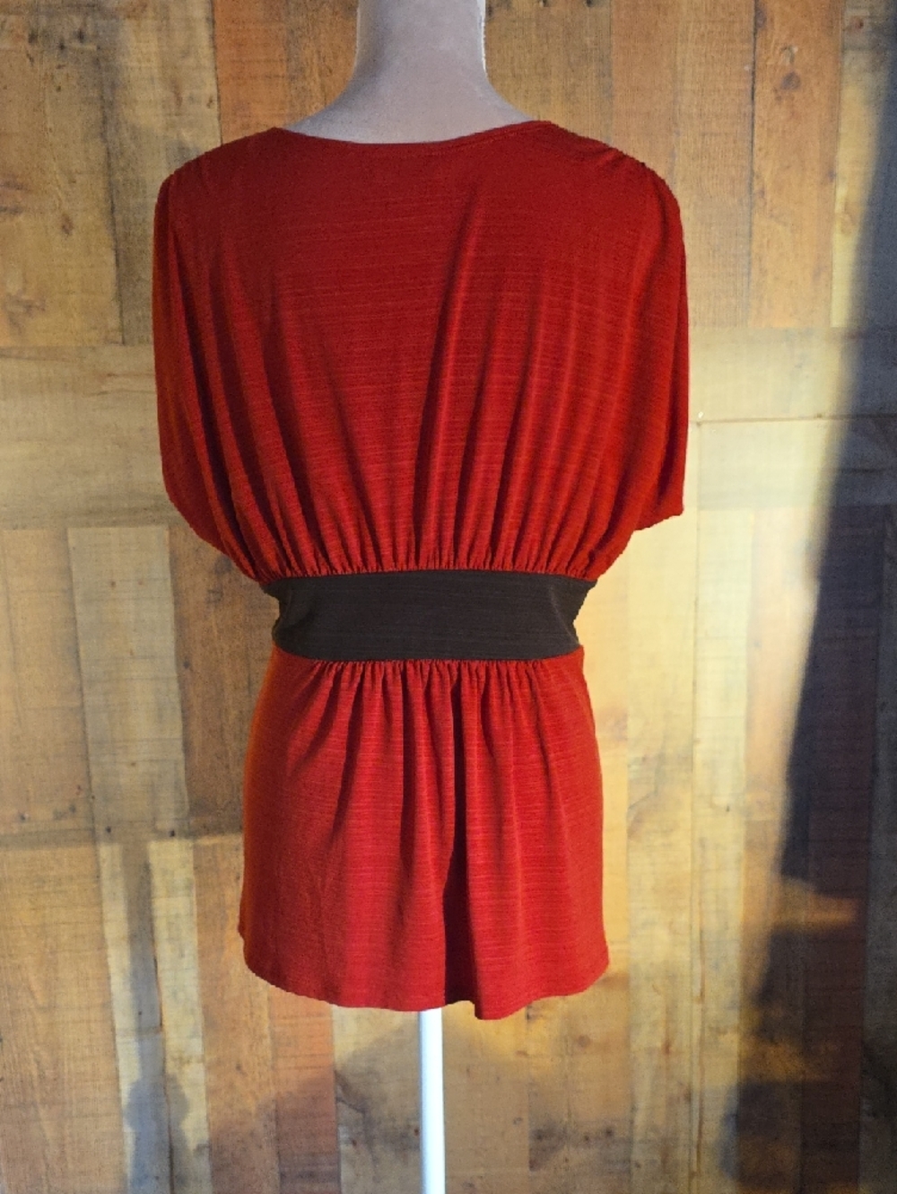 AB Studio Brick Orange V‑Neck Ruched Waist Tunic Top - Picture 3 of 9